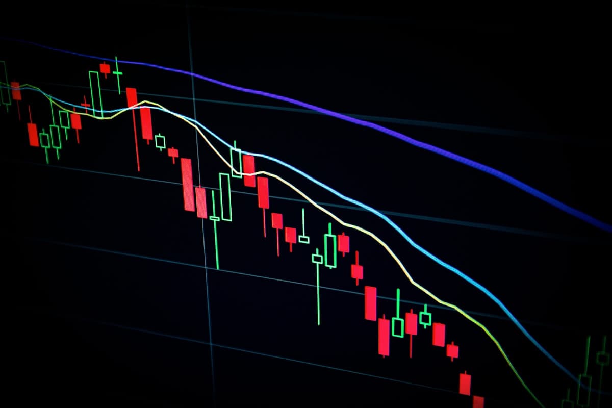 Imagem de destaque do artigo Fundos de Investimento ou ETFs? Diferenças, Custos e Como Escolher