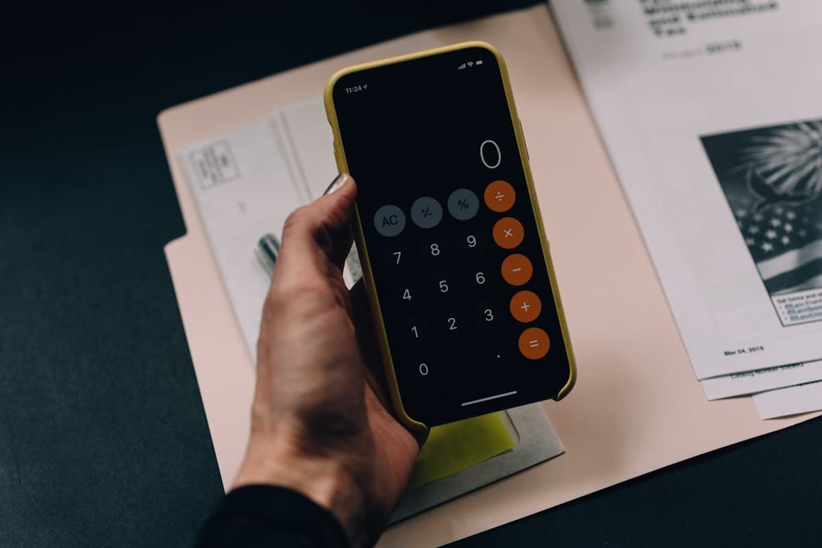 Imagem de destaque do artigo Calculadora de Juros Compostos: Como Usar e Interpretar os Resultados